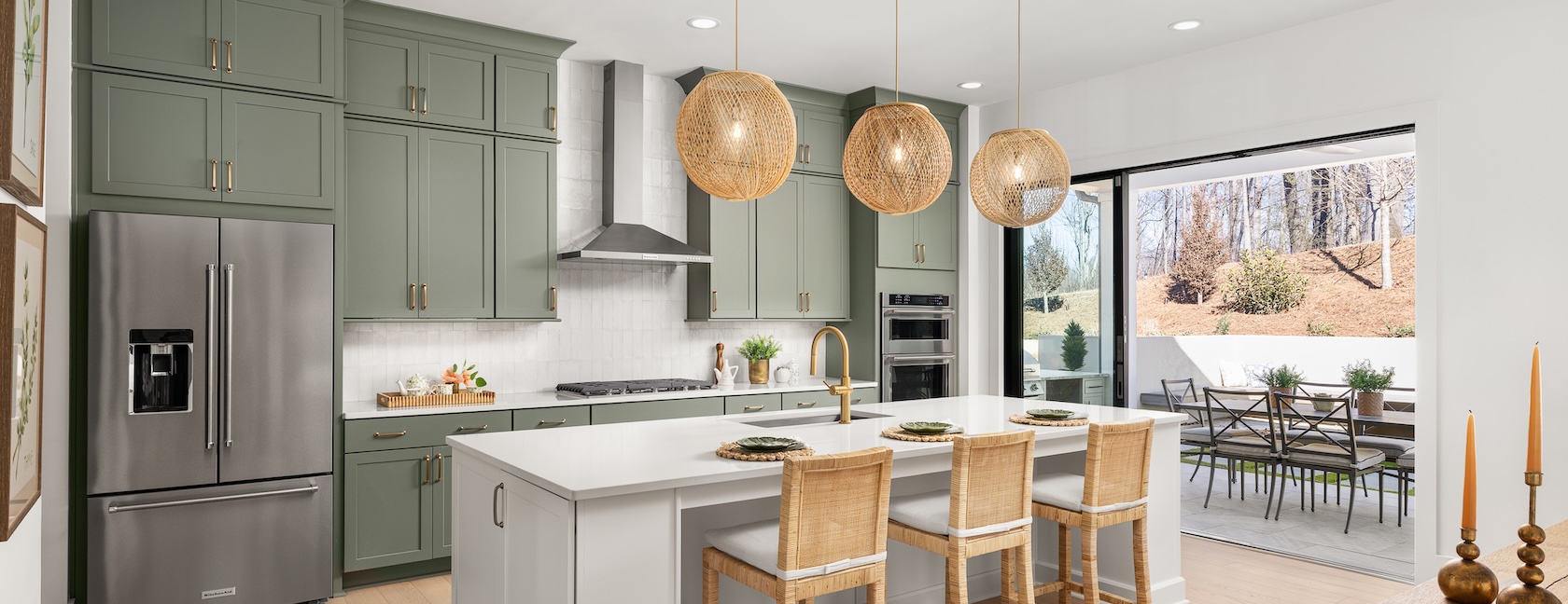 Colorful Kitchen Cabinet Ideas for Modern Luxury Kitchens featured image