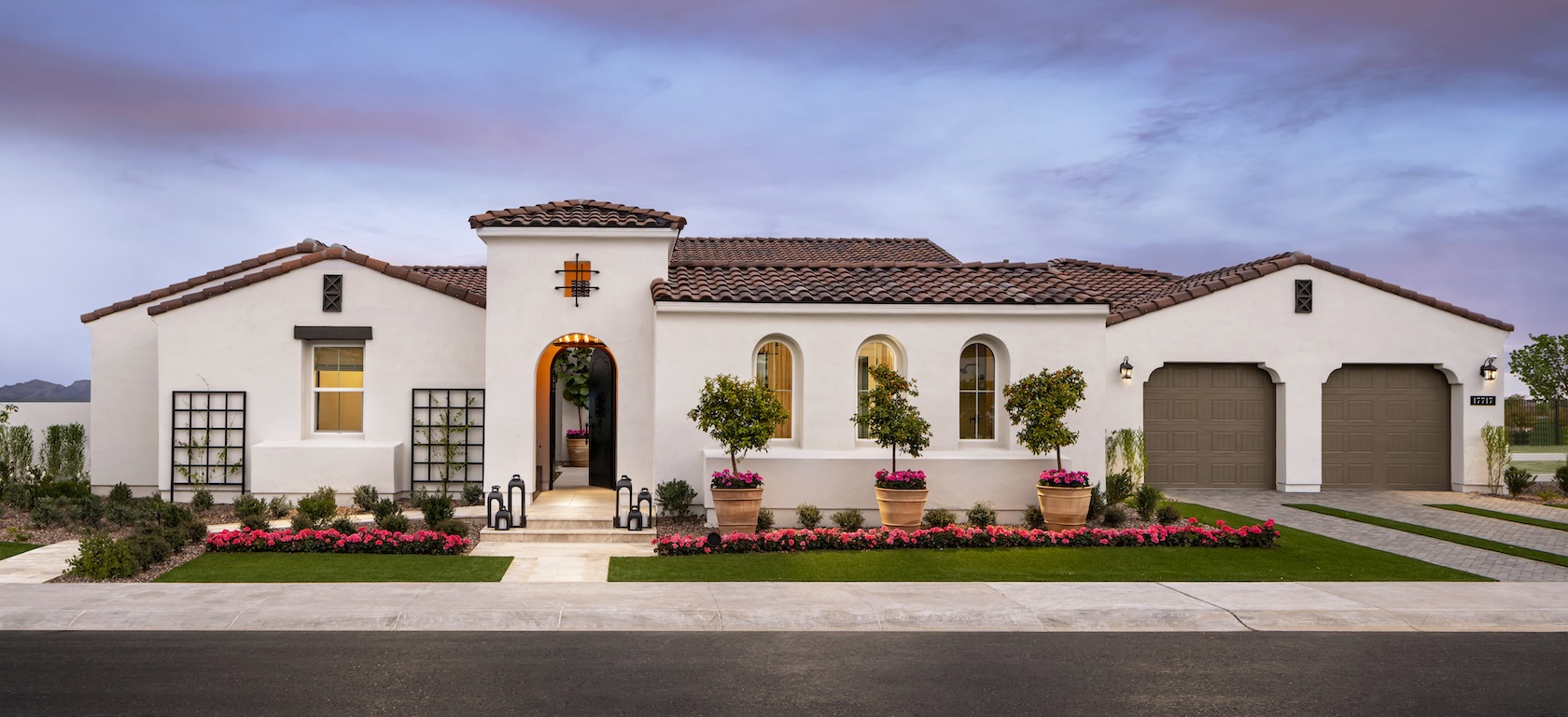 The 5 Hallmarks of Tuscan-Style Homes: From Terracotta Roofs to Inviting Courtyards featured image