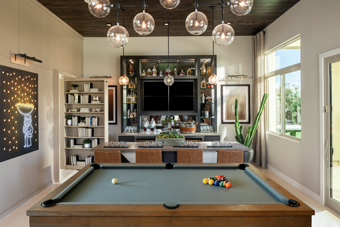 extra room with bar and billiards
