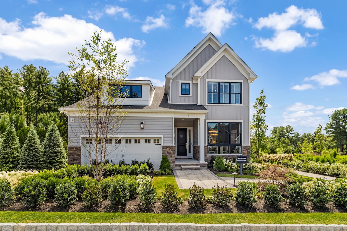 Classic craftsman quick move-in home in Tyngsborough, MA.