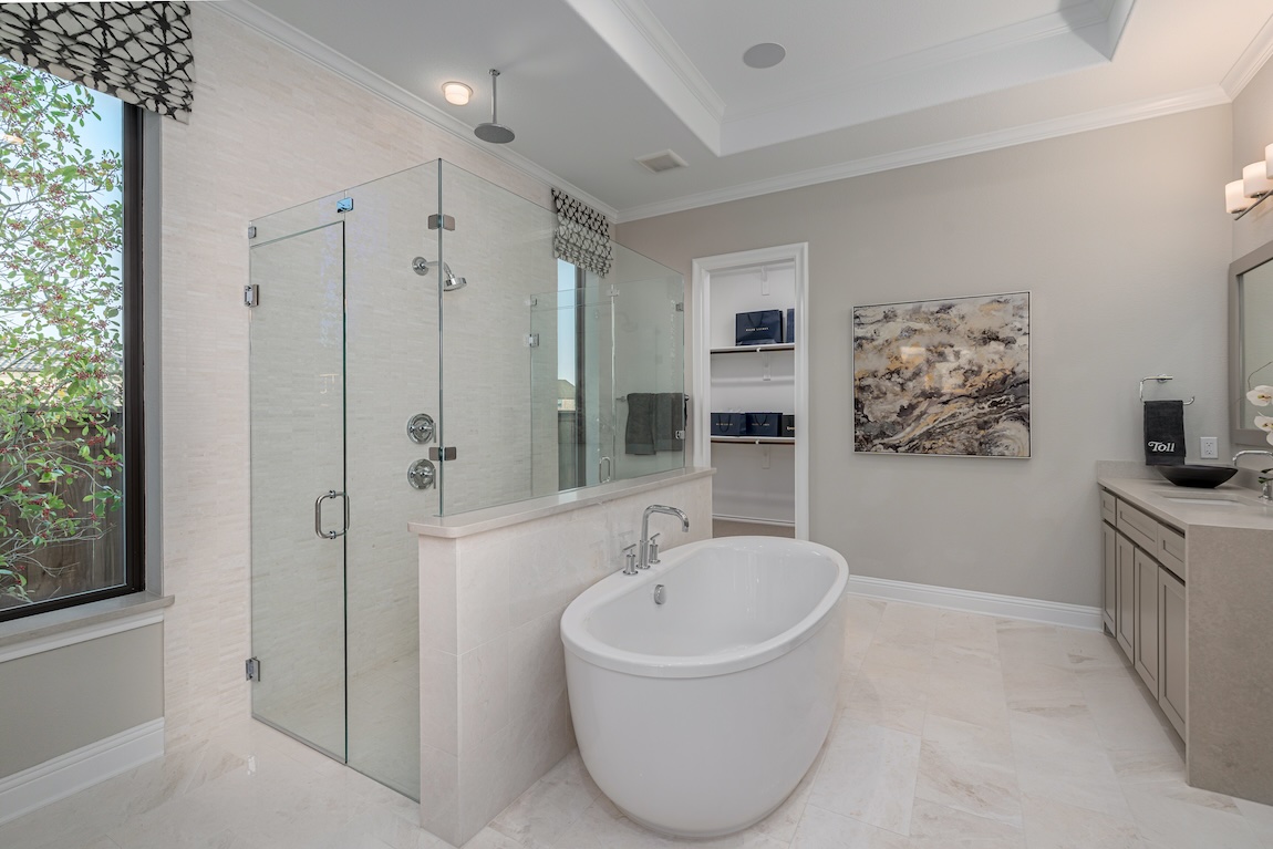 walk-in shower with multi-showerhead design